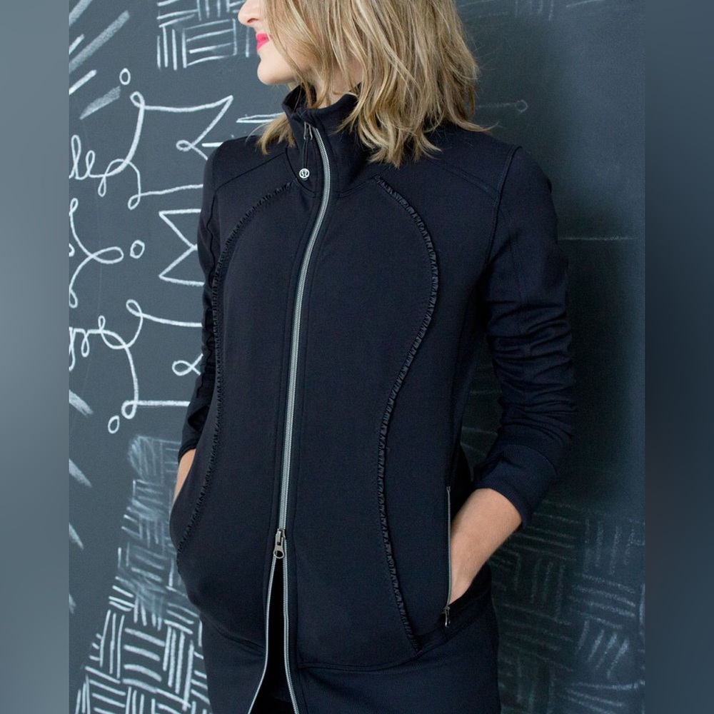 Lululemon Women's Nice Asana Jacket Ruffle Black Size 12